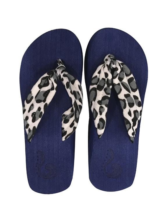 Chalas con plataforma animal print azul mujer