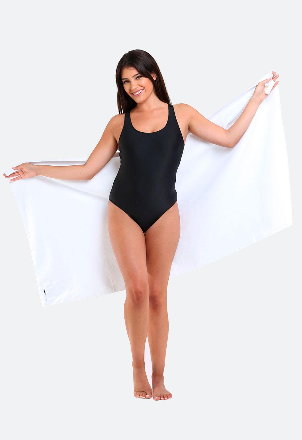 Toalla microfibra mediana 150 cm x 75 cm blanca