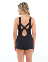 Traje de baño natación pierna corta rosado