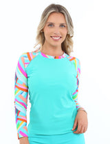 Polera mujer protección UV estampado verde