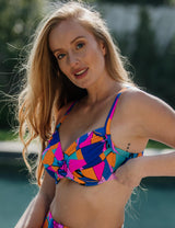 Bikini estilo sostén torcido copa C estampado azul