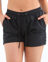 Traje de baño short corto negro