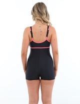 Traje de baño deportivo piernas rosado