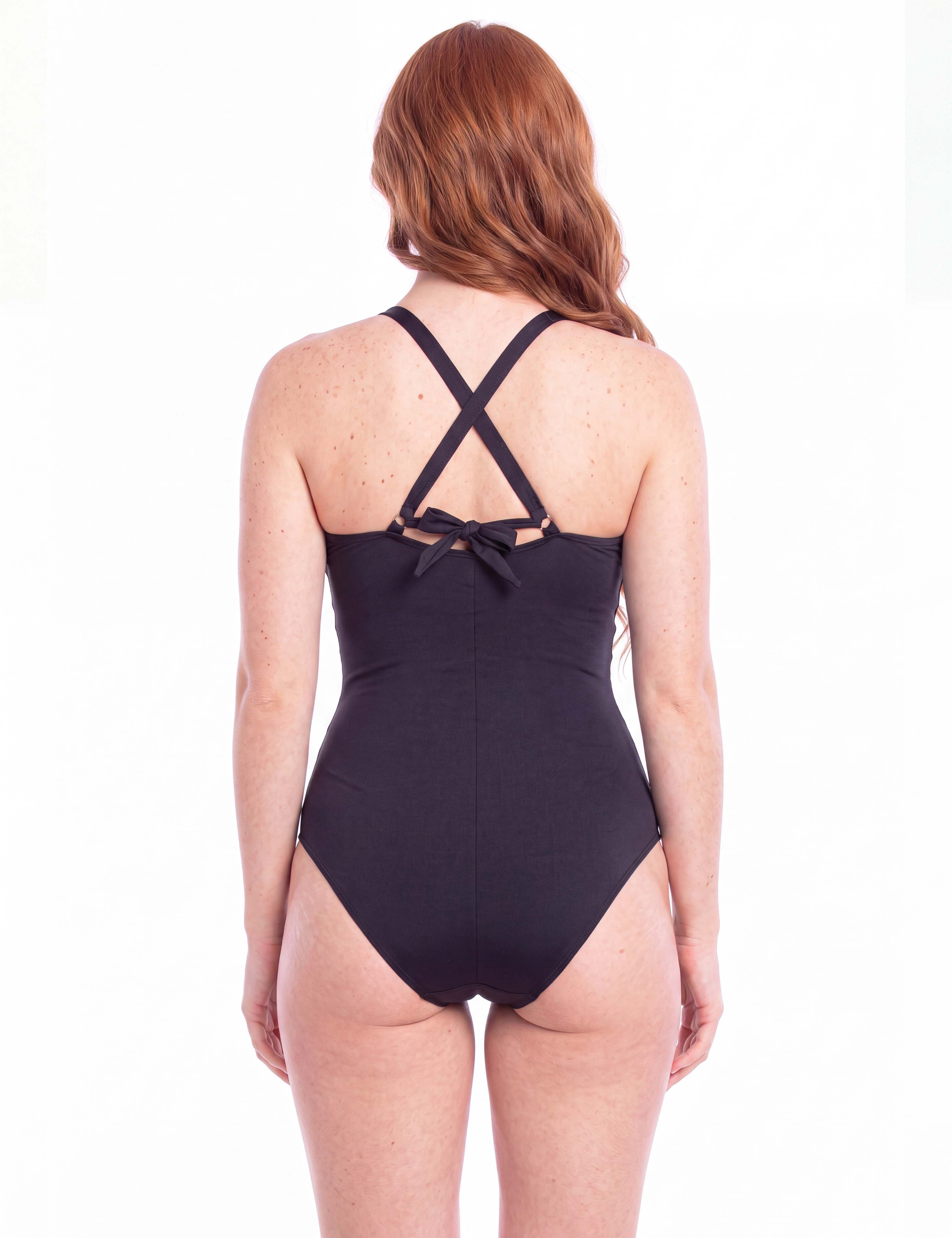 Traje de baño de una pieza negro
