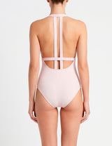 Traje de baño escotado rosado