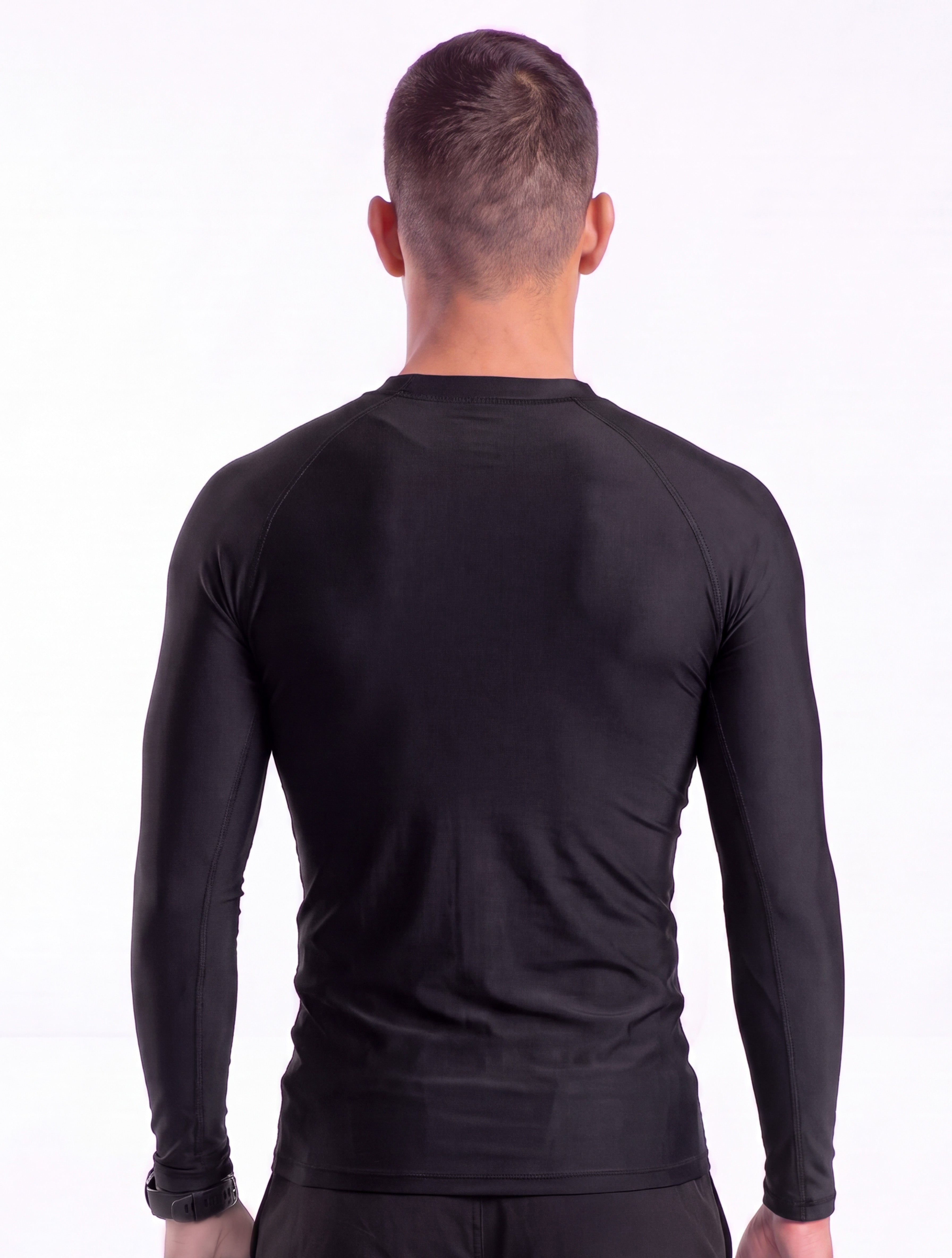 Polera hombre ajustada protección UV negro