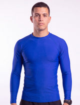 Polera hombre ajustada protección UV azul rey