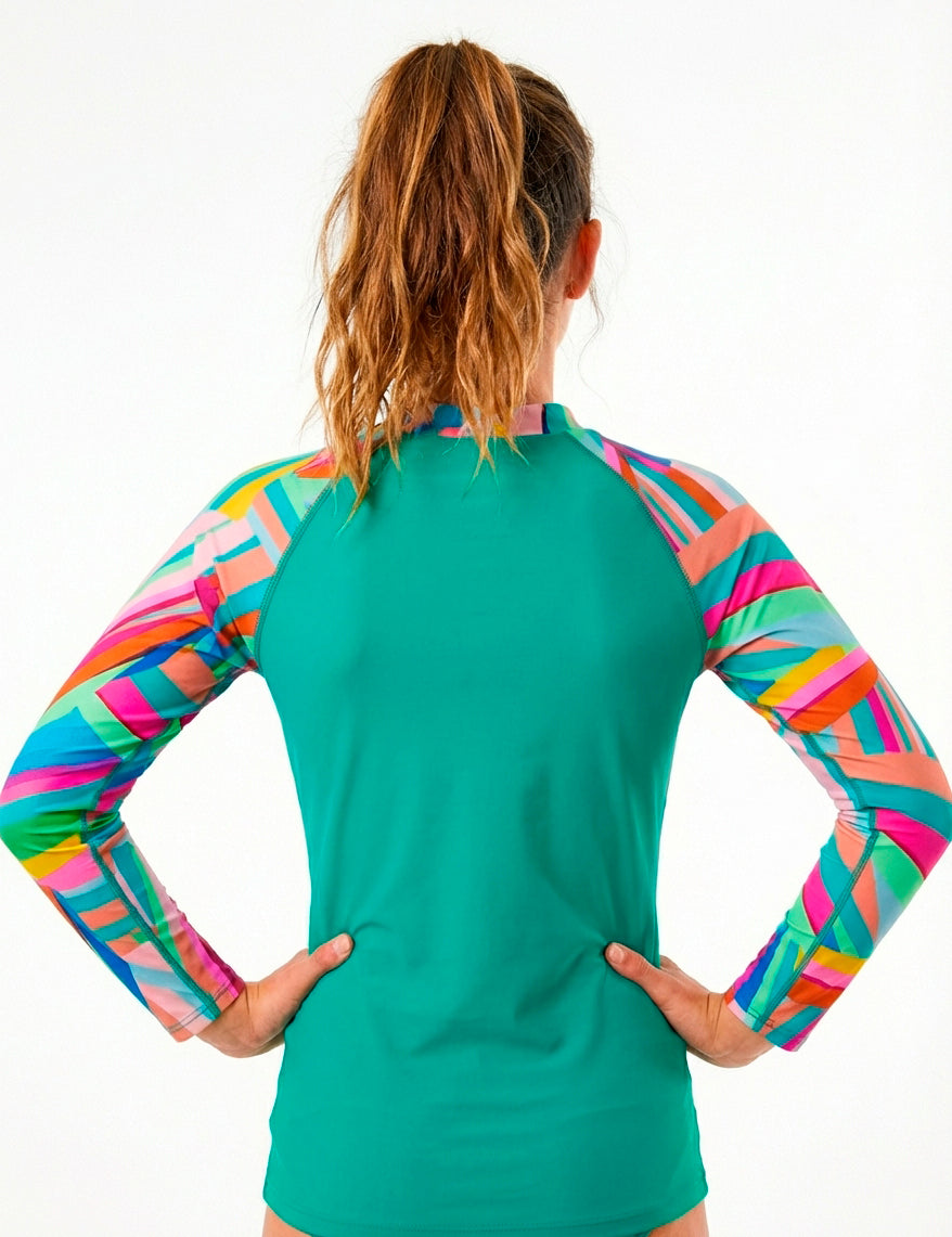 Polera niña protección UV estampado verde