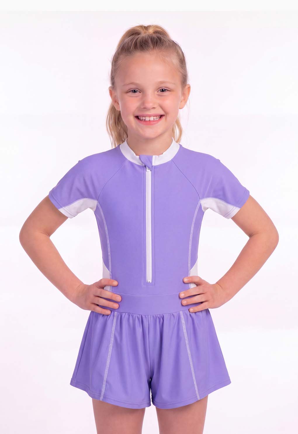 Traje de baño niña con falda protección UV morado