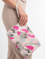 Cosmetiquero estampado manchas