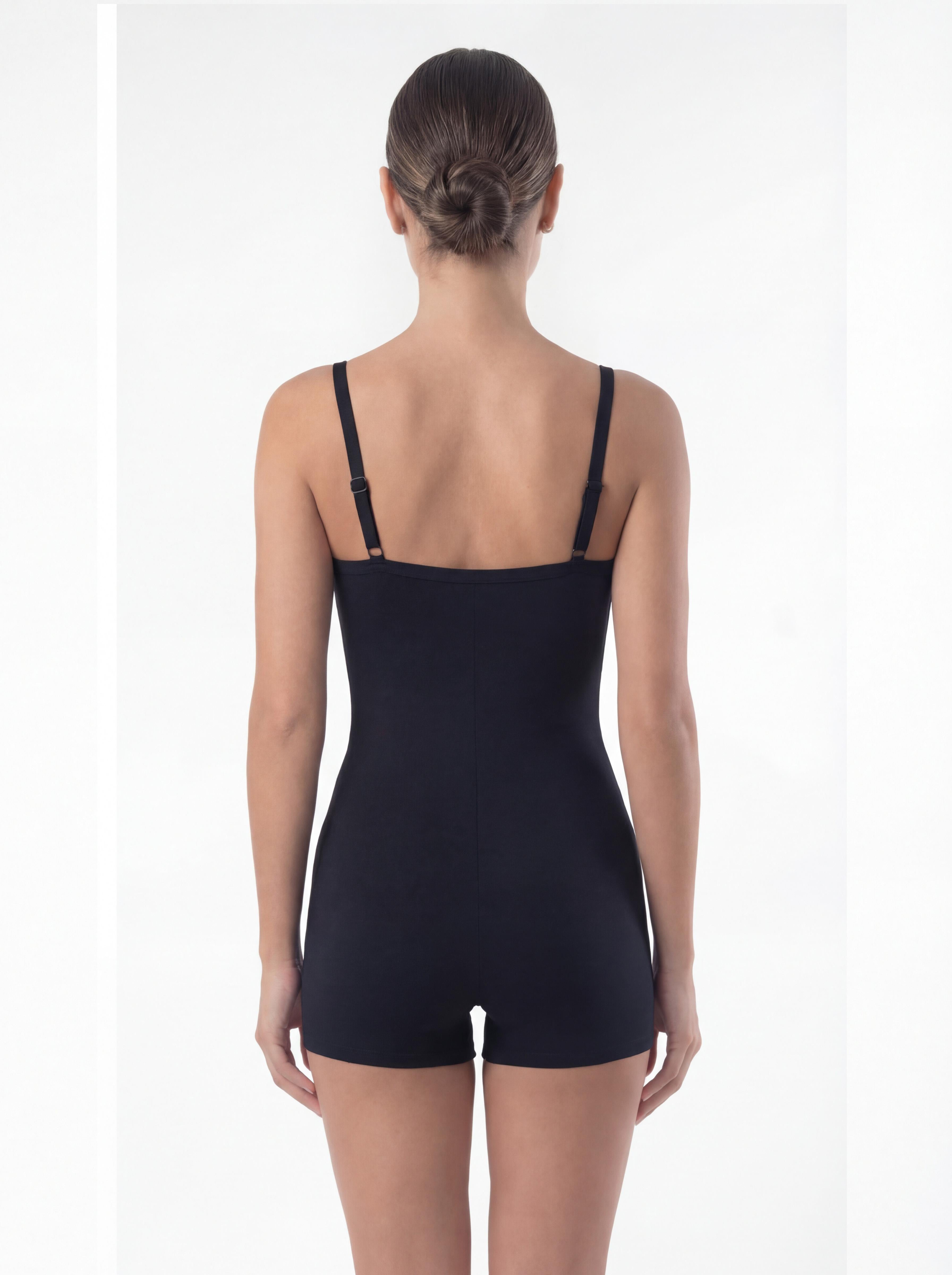 Traje de baño mujer natación pierna corta clásico negro
