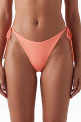 Bikini colales con amarras coral