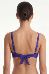 Bikini estilo sostén torcido copa c azul brillante