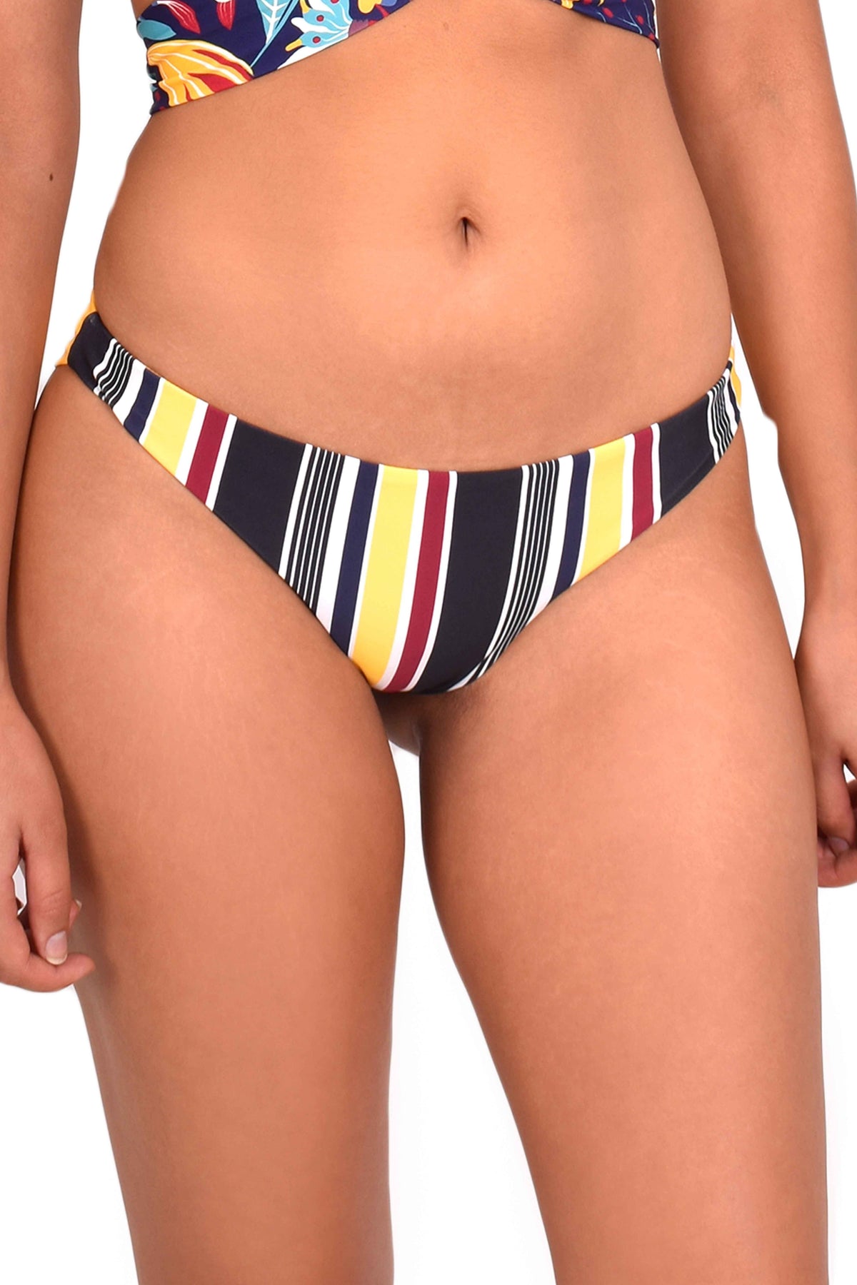 Bikini calzón con drapeado trasero estampado amarillo