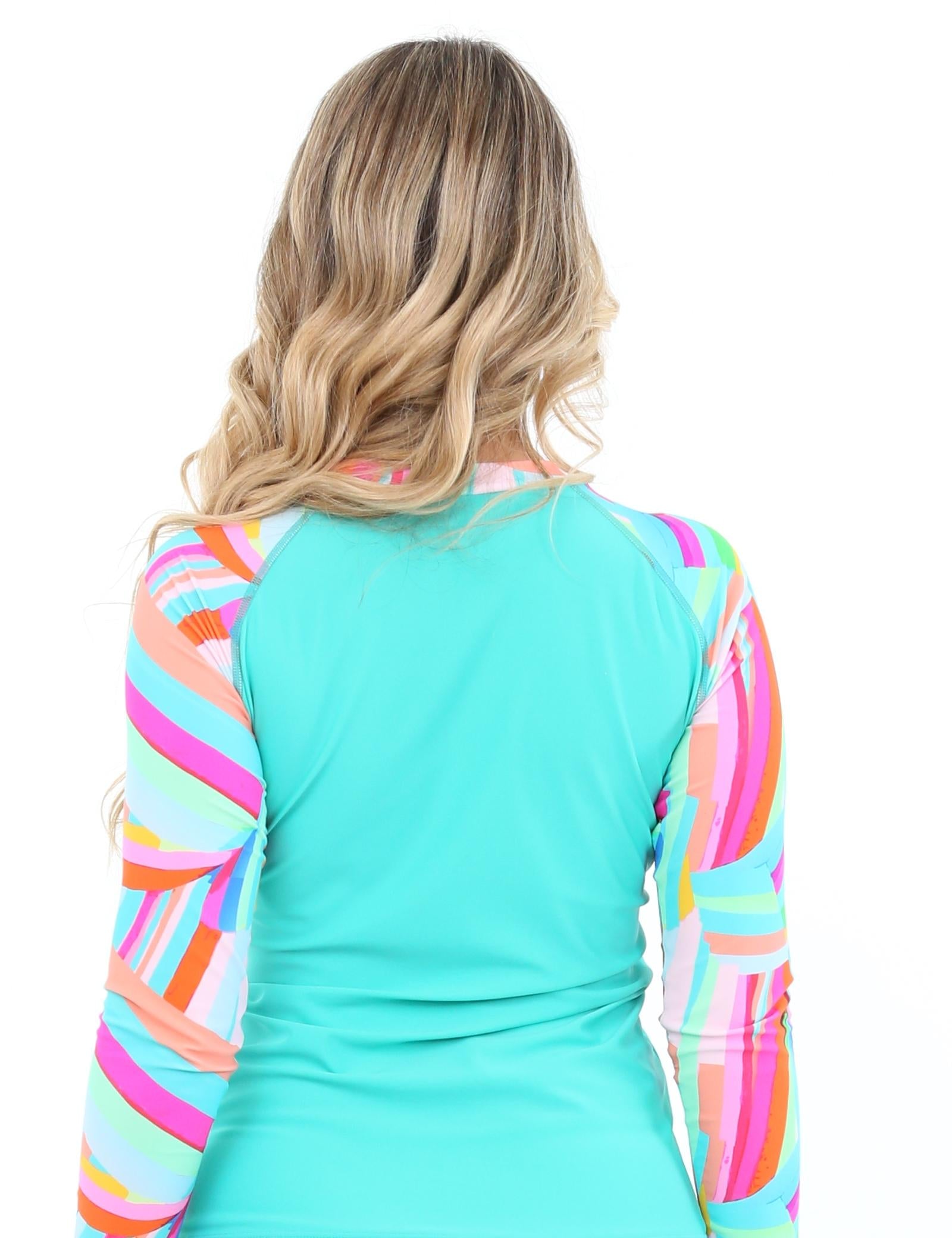 Polera mujer protección UV estampado verde