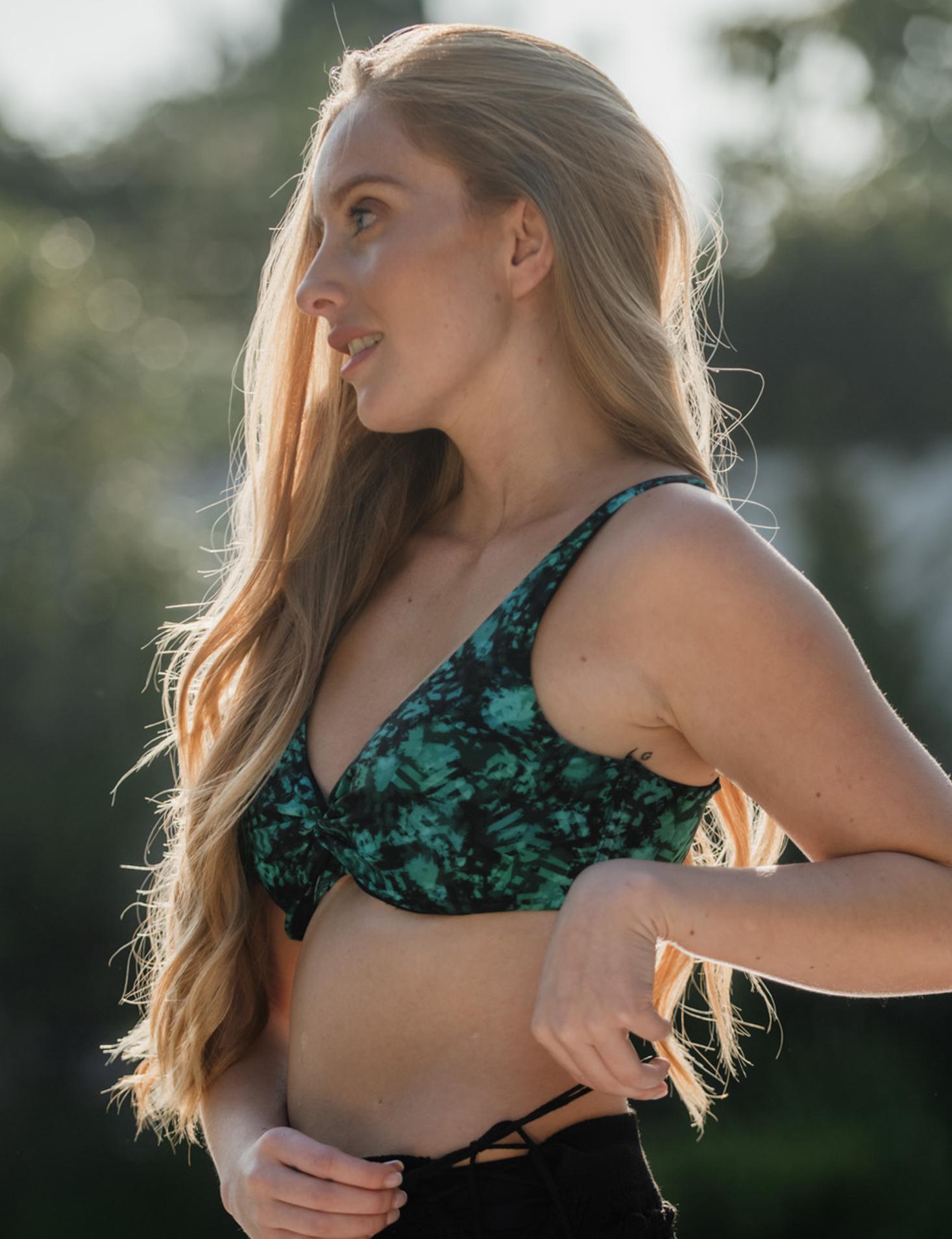 Bikini estilo sostén torcido estampado negro copa C