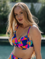 Bikini estilo sostén torcido copa C estampado azul