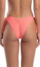 Bikini mujer tanga con amarras y pinza coral