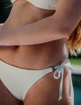 Basic thong bikini with beige ties