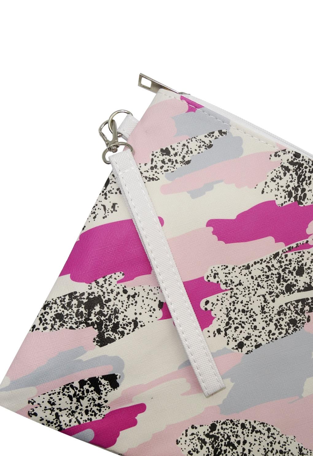 Cosmetiquero estampado manchas